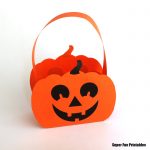 paper pumpkin craft idea for Halloween or Fall #pumpkin #thecrafttrain #kidscrafts #basket #superfunprintables