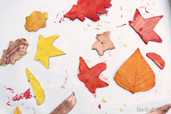 Autumn leaf craft using clay