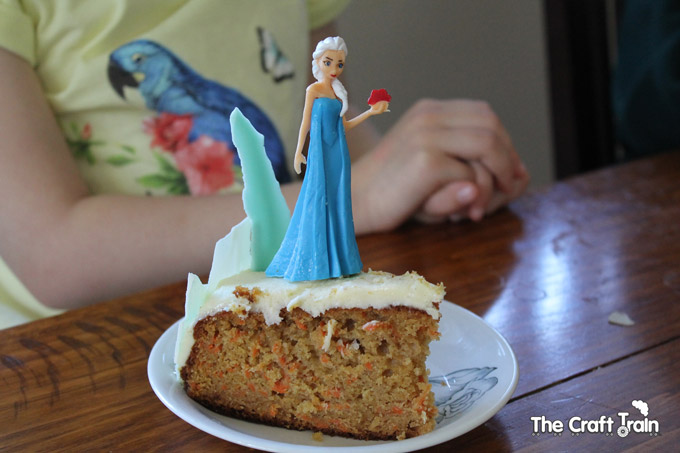 Elegant FrozenInspired Cakes  Treats That Would Make Elsa Proud And  Wont Result in a Pinterest Fail  what moms love
