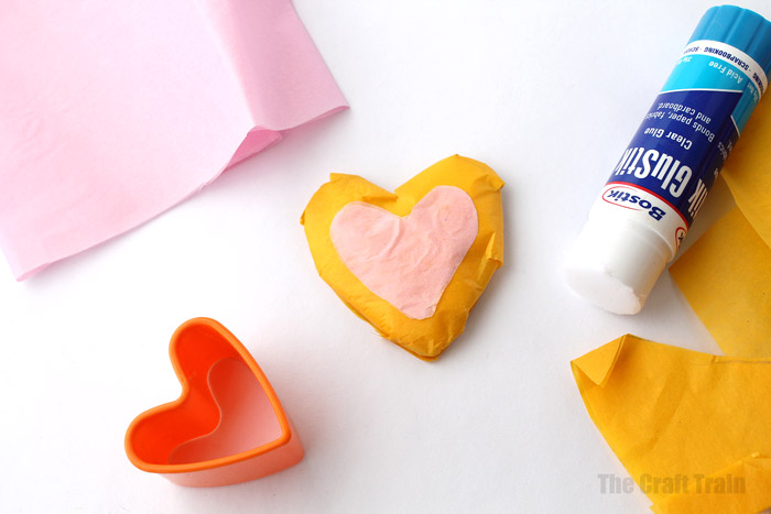 how to make a heart-shaped biscuit from paper
