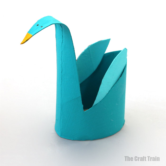 Paper roll swan craft