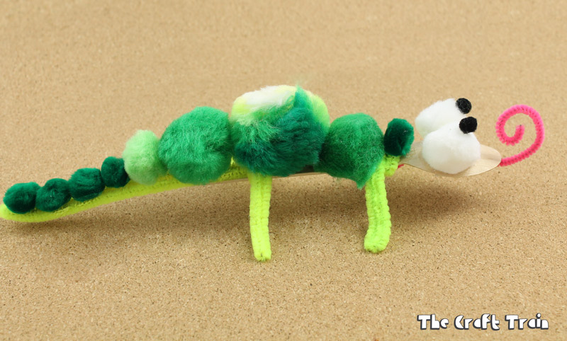 Make a cute pom pom gecko