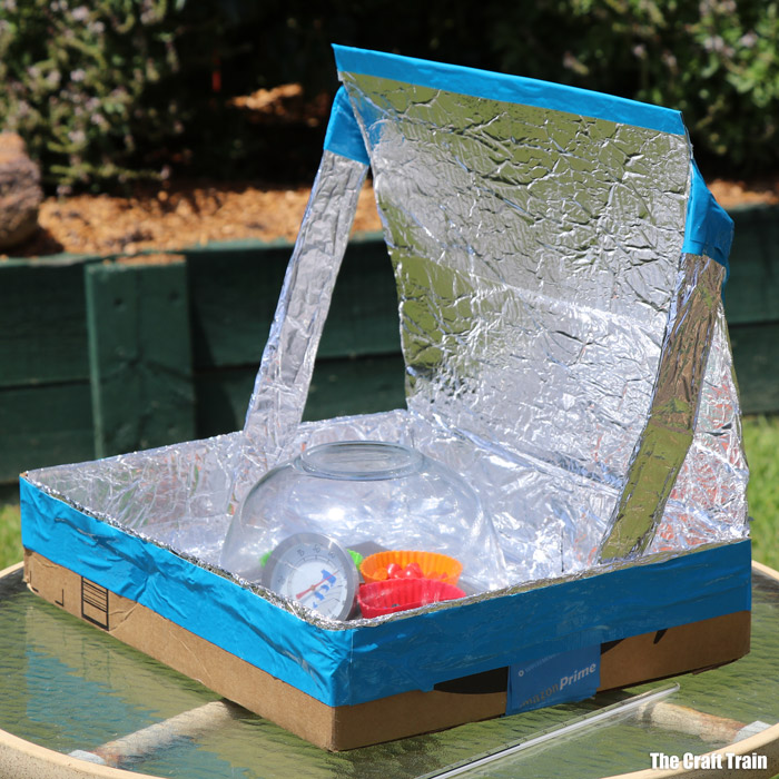 DIY Solar Oven from a repurposed cardboard box