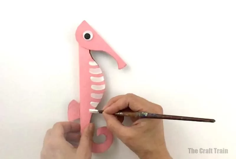 seahorse puppet craft steps