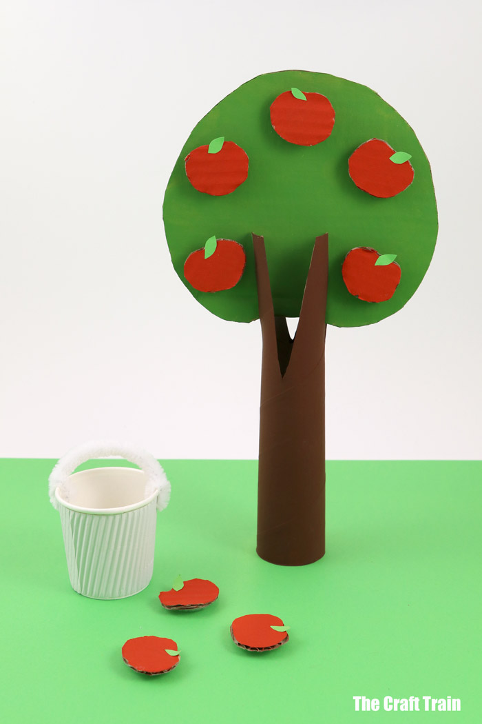 apple tree craft with cardboard picking apples