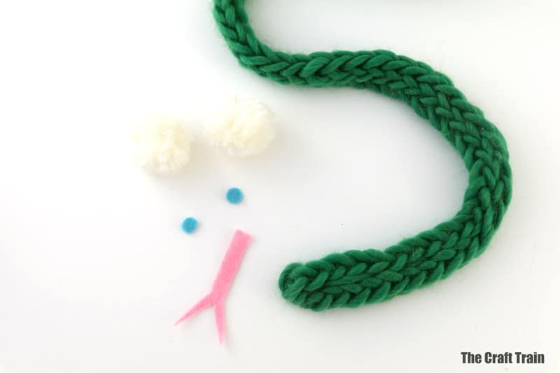fingerknit yarn snake craft steps