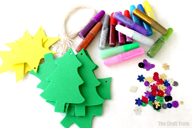 Design a Christmas Ornament gift bags to hand out to school friends #christmascrafts #giftideas #kidscrafts