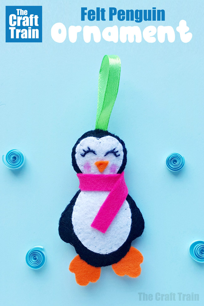 Penguin felt ornament with printable template #christmas #winter #penguin #kidscrafts #ornaments