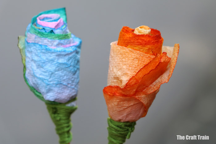 how to make paper towel roses