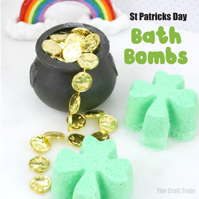 How to make DIY bath bombs for St Patricks day - easy shamrock bath bomb recipe. These make great handmade gifts and give an amazing fizzy bath experience scented with essential oils #bathbombs, #shamrock, #stpatricksday #diybathbombs #handmadegifts