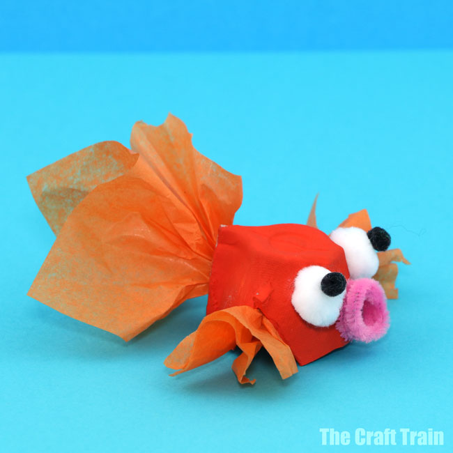 Egg carton goldfish craft for kids #recyclingcraft #eggcartons #goldfish #oceancraft #fishcraft #summer #kidsactivities #kidscrafts