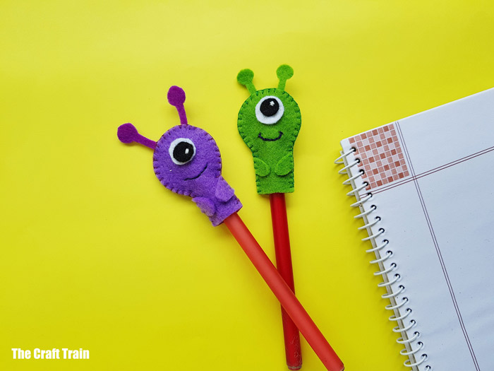 Monster craft idea – pencil toppers made from felt #monster #kidscrafts #penciltopper #backtoschool #halloween #monstercrafts #thecrafttrain