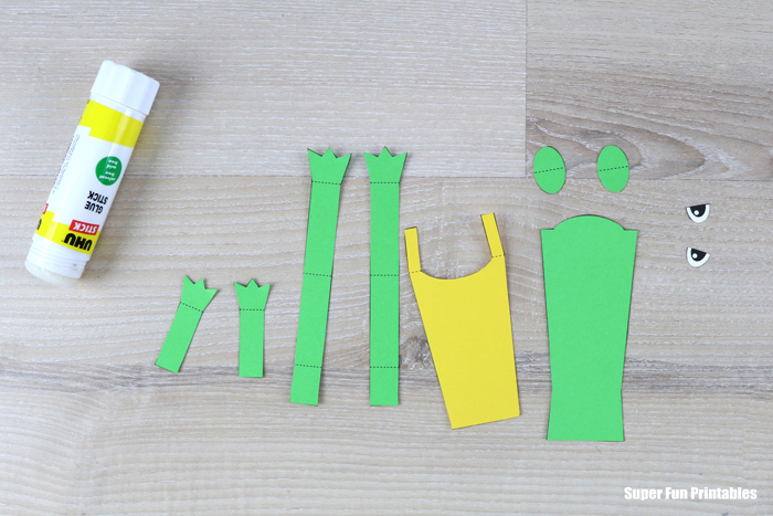 paper frog craft steps – cut out the paper pieces
