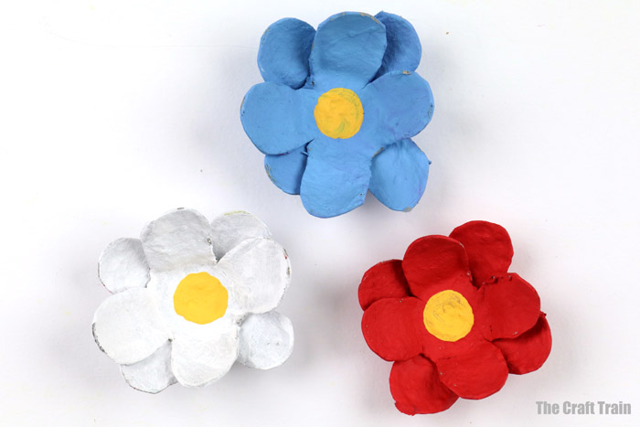 egg carton flowers - three flowers
