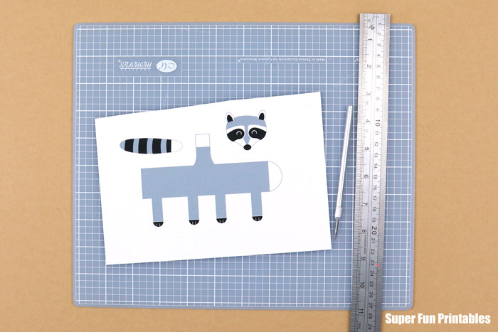 printable paper raccoon template – score the fold lines step