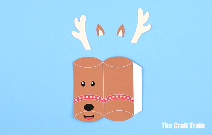Reindeer pillow box shapes